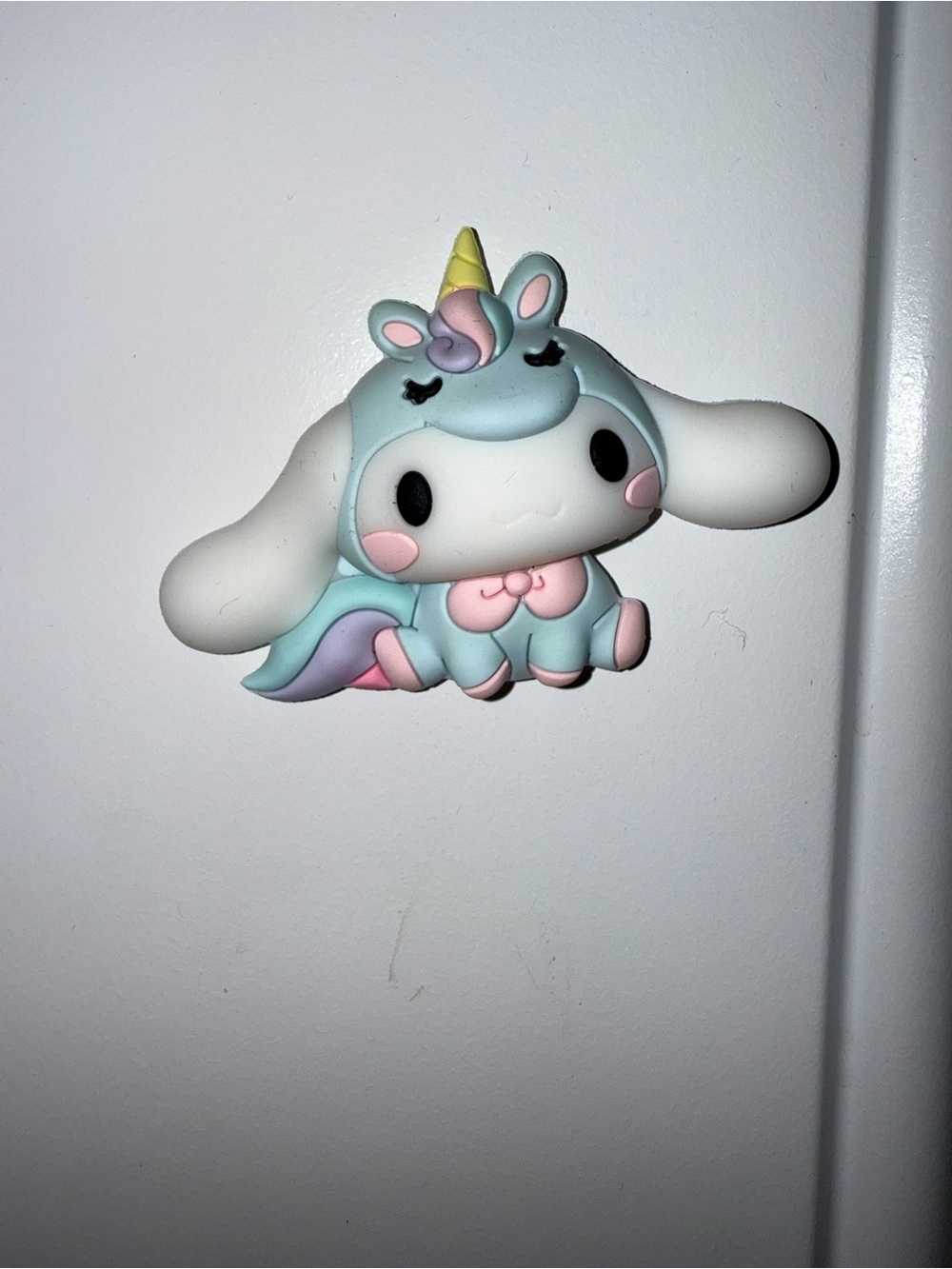 Sanrio Cinnamoroll unicorn fridge magnet
Blue and pink unicorn with a yellow